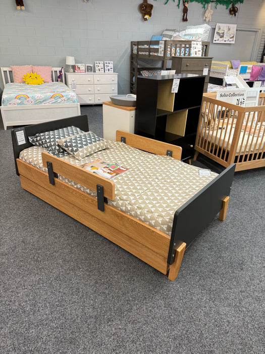 Clearance Floor Model dadada Fun Bed with Trundle