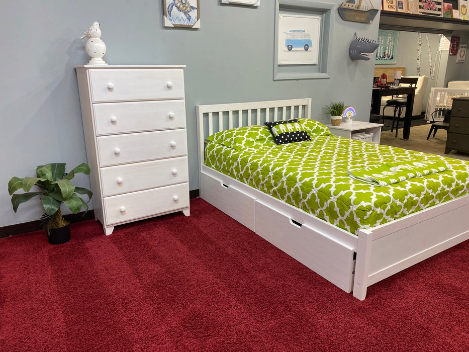 Clearance Molly Monkey Signature 5 Drawer Dresser in White Wash