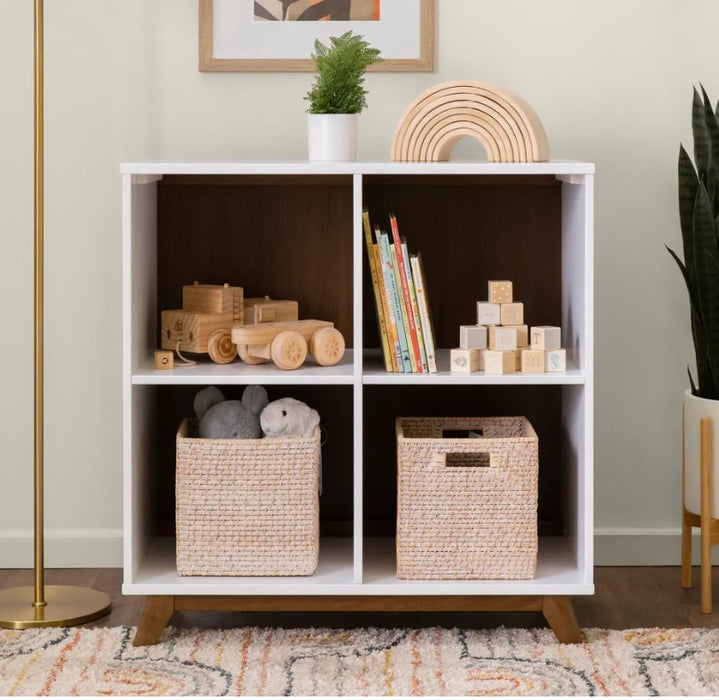 Davinci Otto Convertible Changing Table and Cubby Bookcase