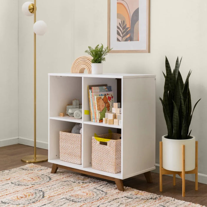 Davinci Otto Convertible Changing Table and Cubby Bookcase