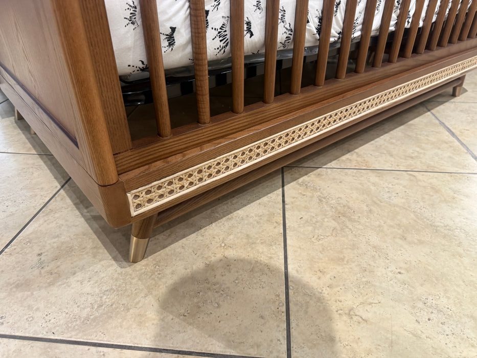 Floor Model Sale! Maxi-Cosi Everheart Crib
