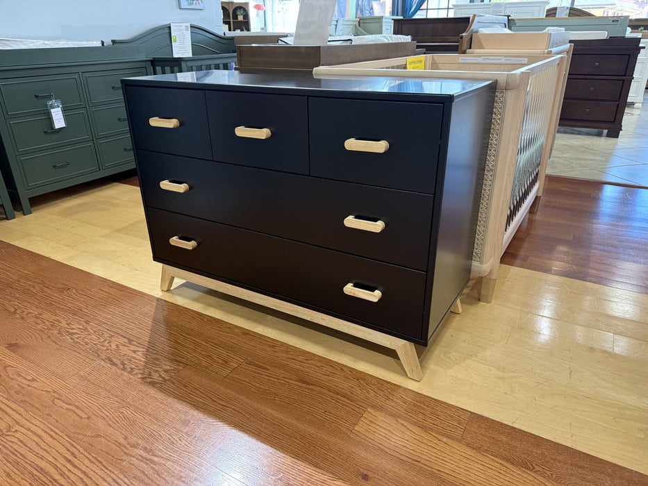 Floor Model Soho 5 Drawer Dresser Black/ Natural