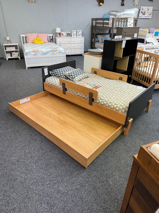 Clearance Floor Model dadada Fun Bed with Trundle