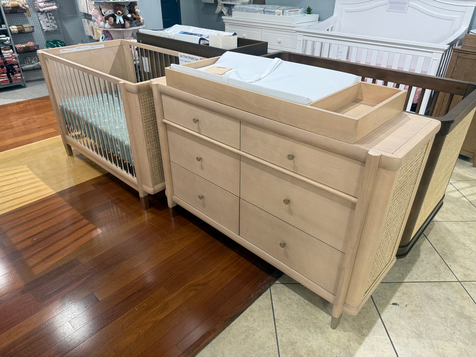 Floor Model Sale! Brisa 5 Piece Set