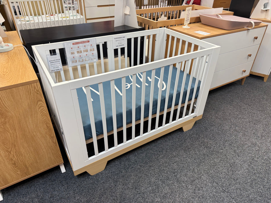 Floor Model Sale! dadada Spirit Crib