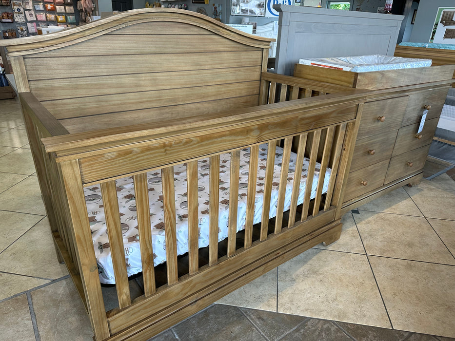 Bella Vita Sarno 4-in-1 Crib