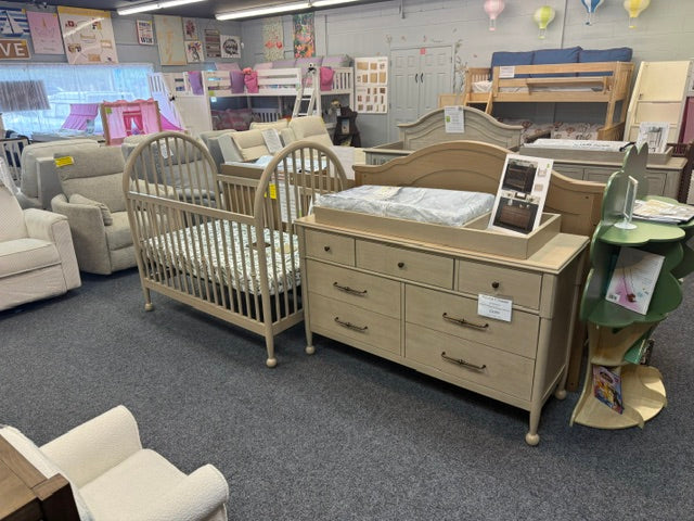 Floor Model Sale! Alouette 4 Piece Bundle