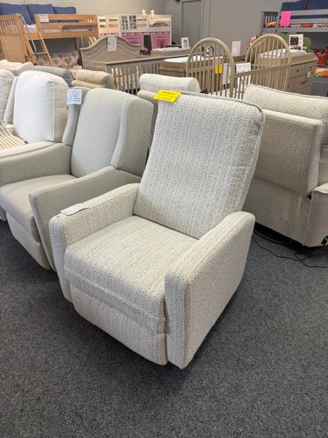 Floor Model Sale! Best Chairs Cali Recliner