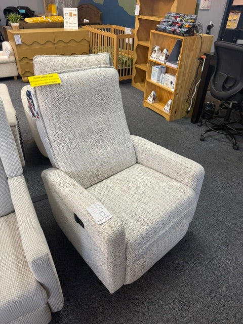 Floor Model Sale! Best Chairs Cali Recliner