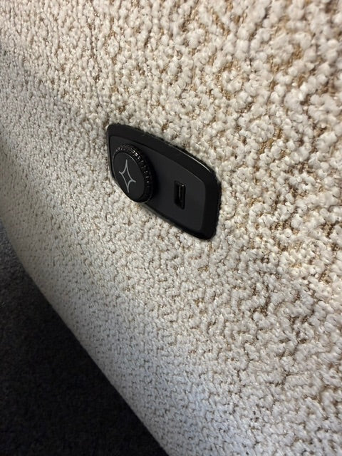 Floor Model Sale! Best Chairs Cali Recliner