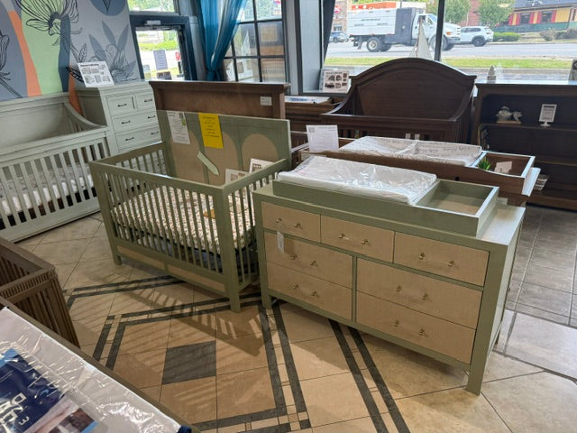 Floor Model Sale! Eloise 4 Piece Bundle