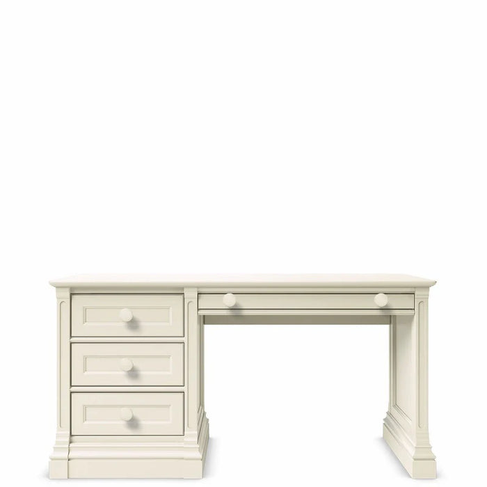 Romina Imperio Desk