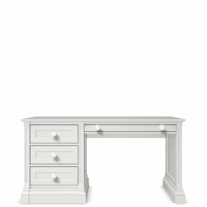 Romina Imperio Desk