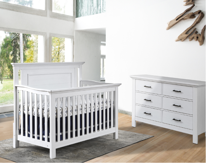 Clearance! Floor Model Pali Como 4 Piece Group