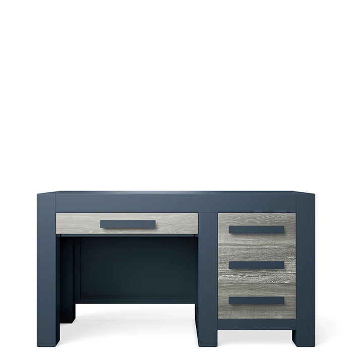 Romina Ventianni Desk