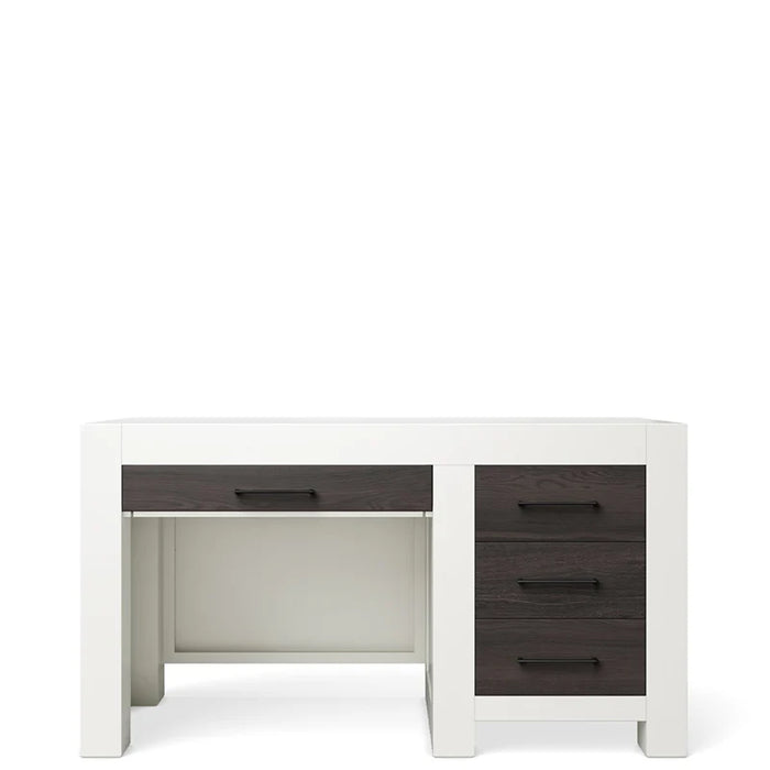 Romina Ventianni Desk