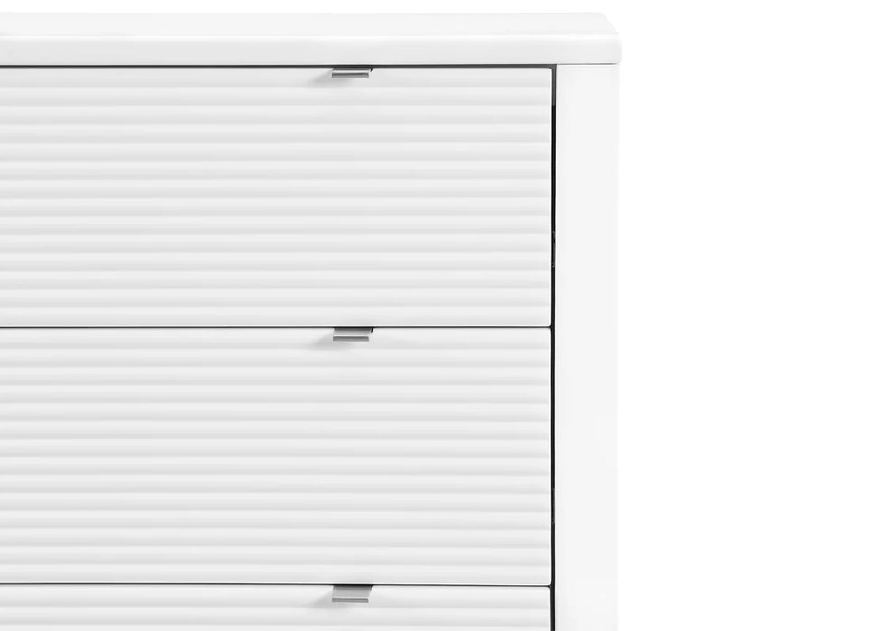 Delta Children Cassie 3 Drawer Dresser with Changing Top