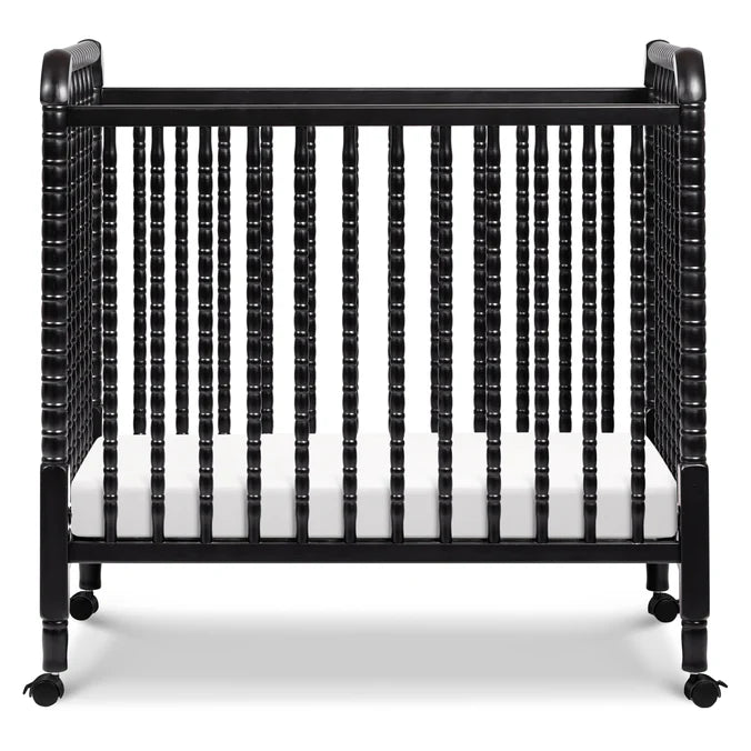 DaVinci Jenny Lind 3-in-1 Convertible Mini Crib