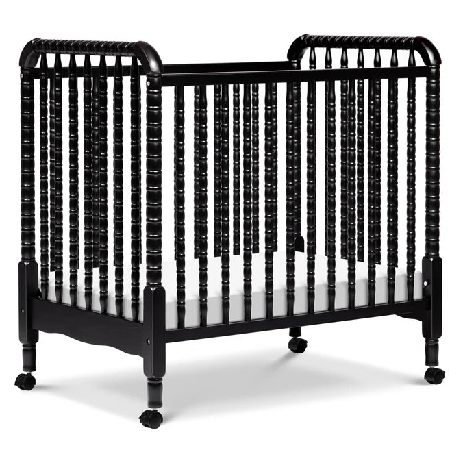 DaVinci Jenny Lind 3-in-1 Convertible Mini Crib