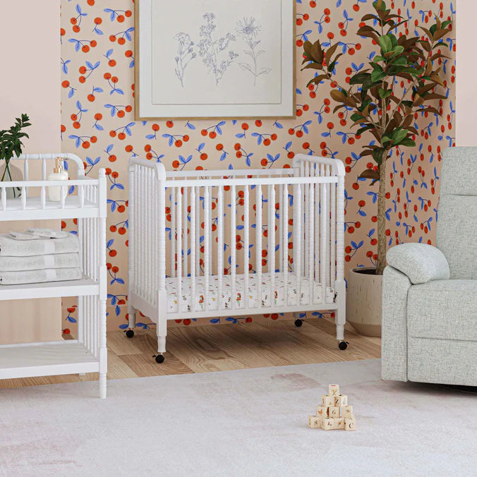 DaVinci Jenny Lind 3-in-1 Convertible Mini Crib