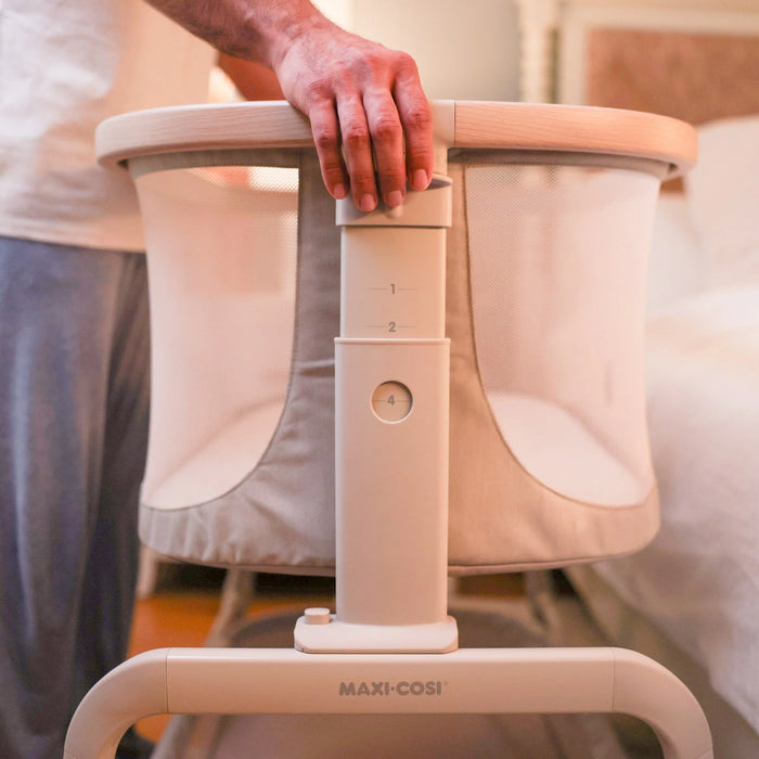 Maxi-Cosi Iora Bedside Bassinet