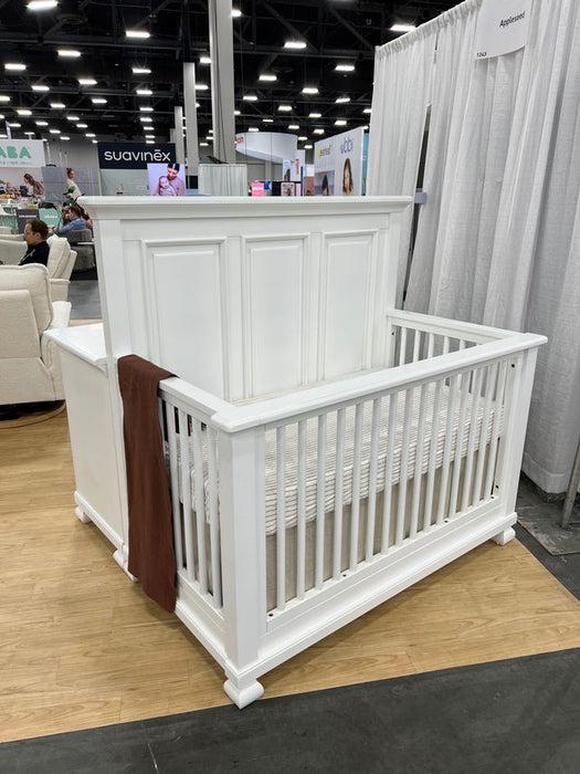 Clearance! Appleseed Solvang 5 Piece Nursery Set in Pure White