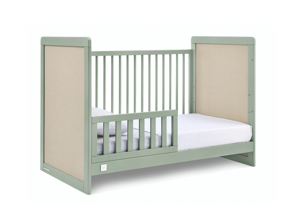 babyGap Liam 4-in-1 Convertible Crib
